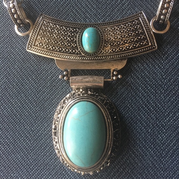Jewelry - Silver turquoise statement necklace/earring set